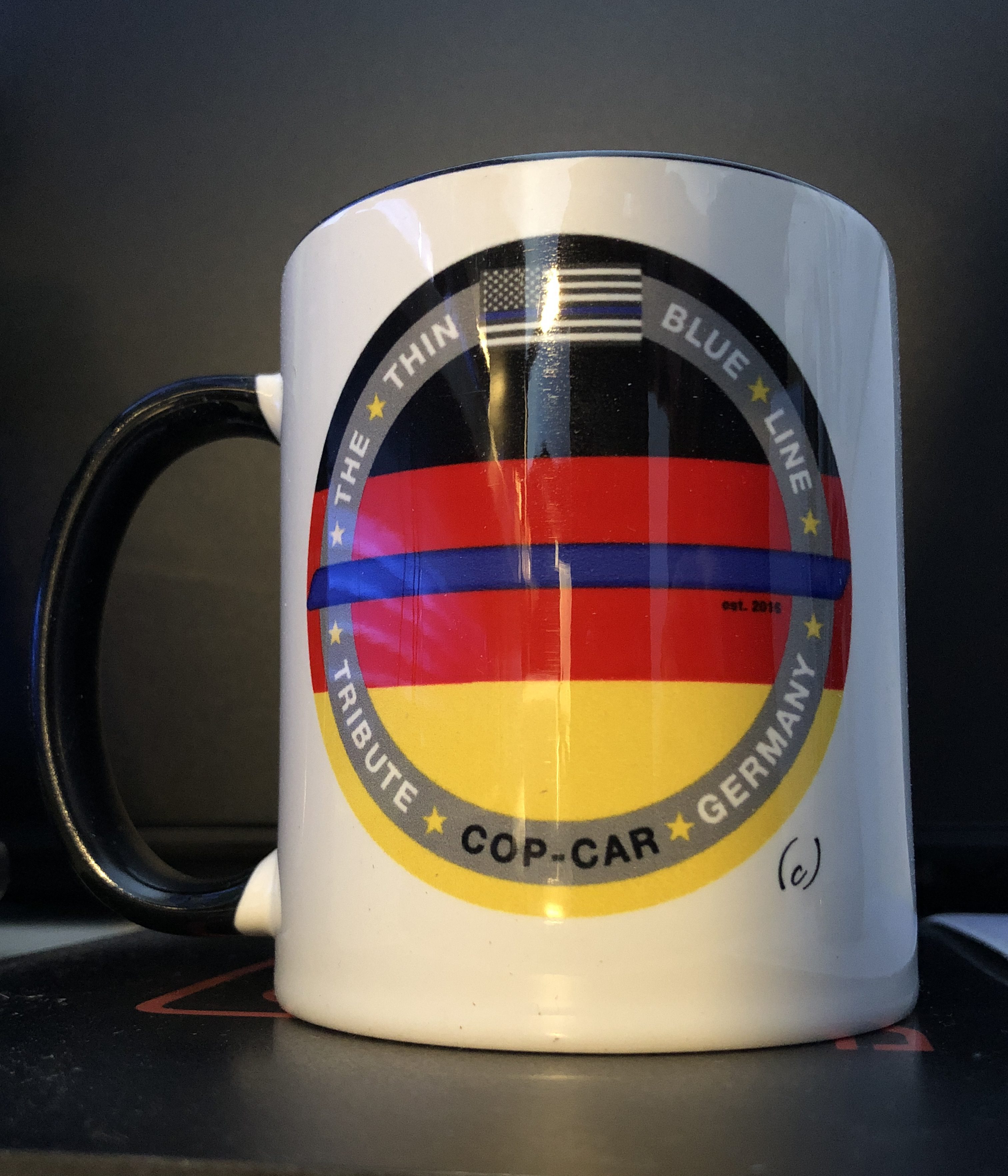 Coffee-mug/ Kaffeebecher "The Thin Blue Line tribute cop ...