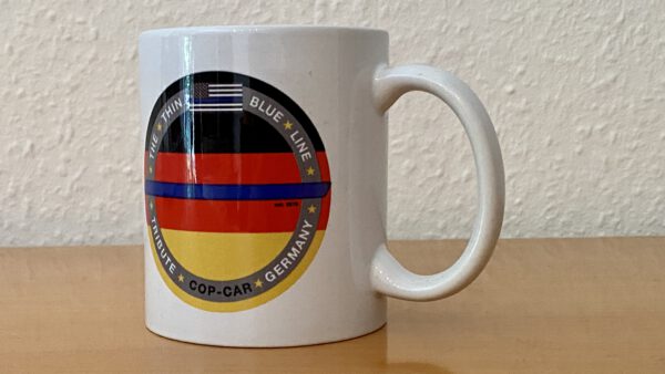 Coffee-mug/ Kaffeebecher "The Thin Blue Line tribute cop-car Germany"